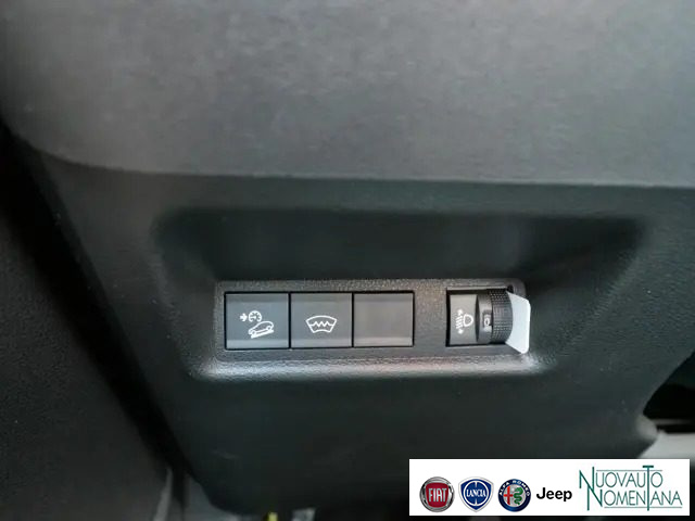 JEEP Avenger usata, con Sedile posteriore sdoppiato