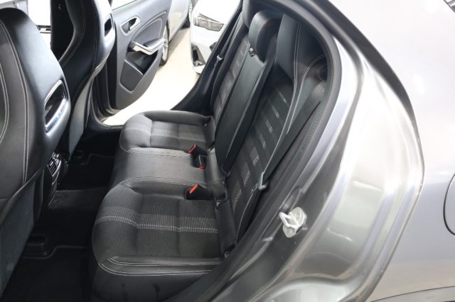 MERCEDES-BENZ GLA 200 usata 19