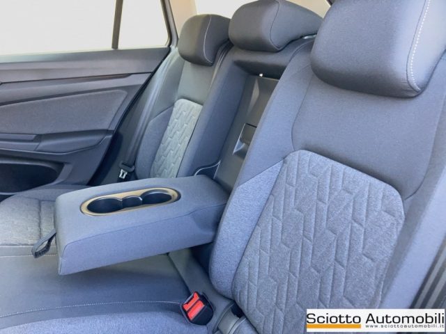 VOLKSWAGEN Golf Variant usata, con Fari LED