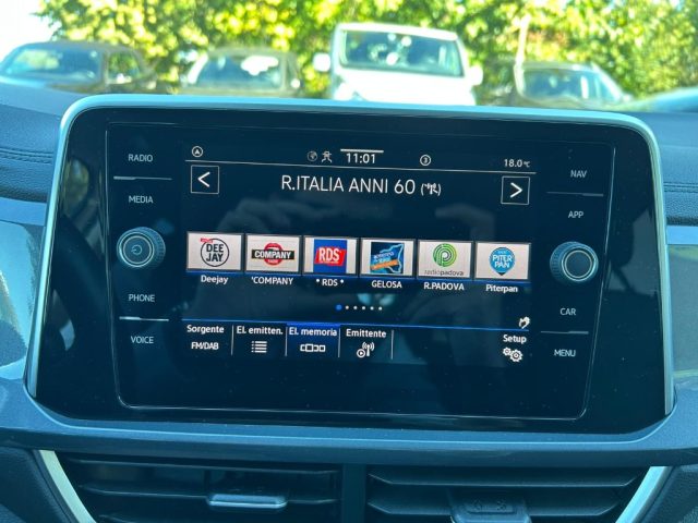 VOLKSWAGEN T-Roc usata, con Autoradio