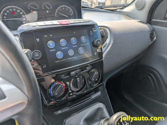LANCIA Ypsilon usata, con USB