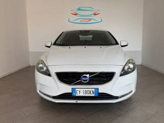 VOLVO V40 T2 Summum