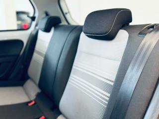VOLKSWAGEN up! usata, con Airbag testa