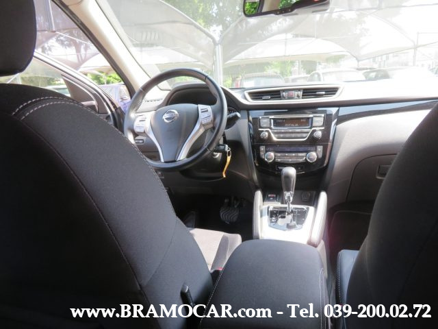 NISSAN Qashqai usata, con Sensori di parcheggio anteriori