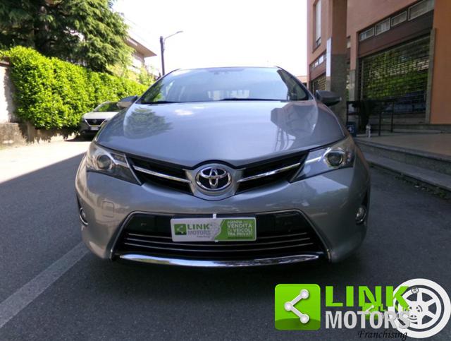 TOYOTA Auris usata, con ABS