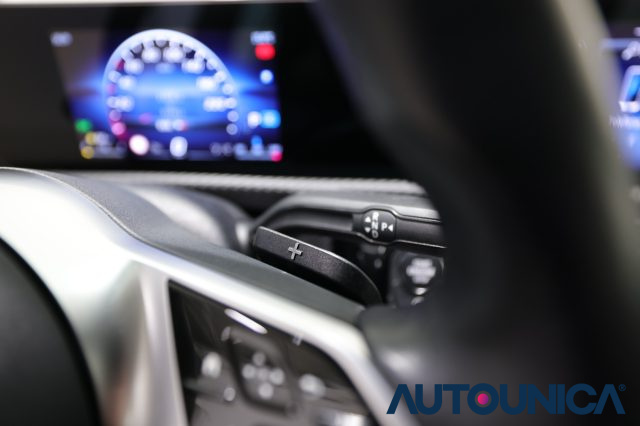 MERCEDES-BENZ A 180 usata, con Leve al volante