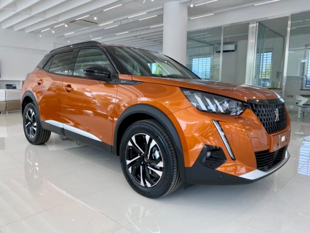 PEUGEOT 2008 usata, con Sistema di navigazione