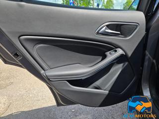 MERCEDES-BENZ GLA 180 usata, con Airbag testa
