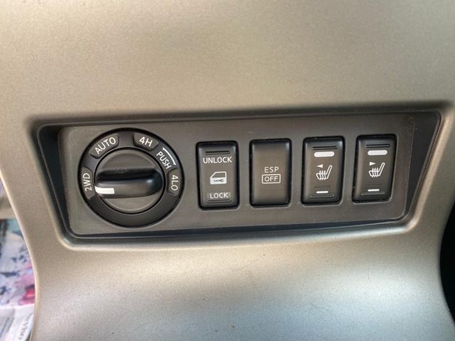 NISSAN Pathfinder usata, con Sensore di luce