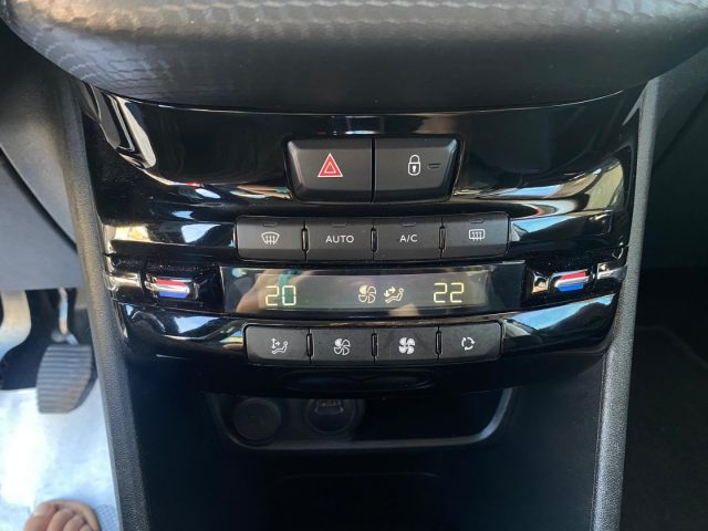 PEUGEOT 2008 usata 21
