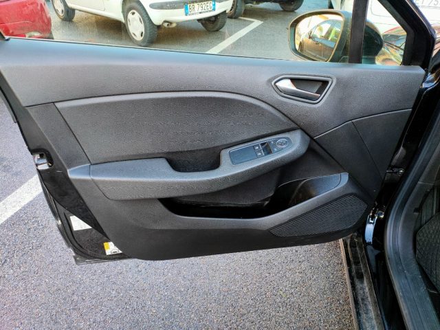 RENAULT Clio usata, con USB