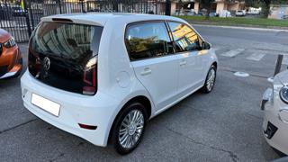 VOLKSWAGEN up! usata, con USB