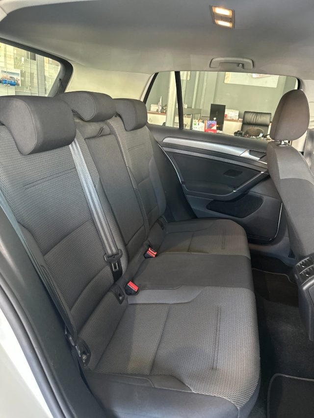 VOLKSWAGEN Golf usata, con Autoradio digitale
