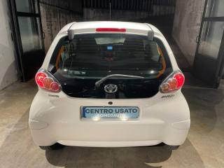 TOYOTA Aygo usata, con Autoradio