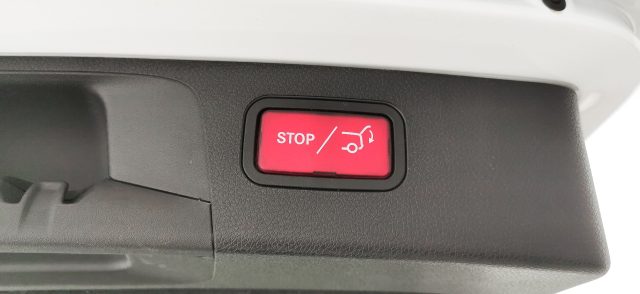 MERCEDES-BENZ E 300 usata, con Bluetooth