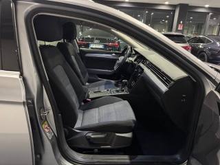 VOLKSWAGEN Passat Variant usata, con Servosterzo