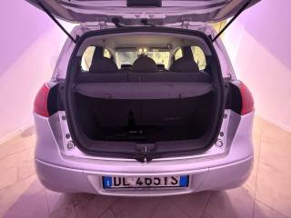 MITSUBISHI Colt usata 8