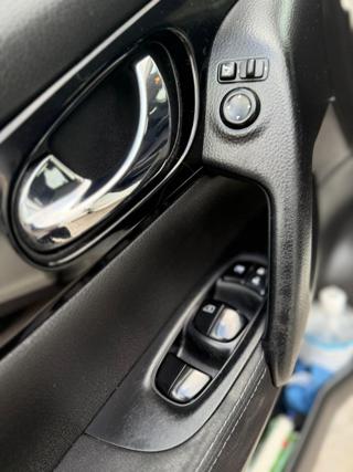 NISSAN Qashqai usata, con Autoradio