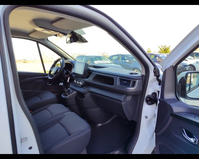 RENAULT Trafic usata 18