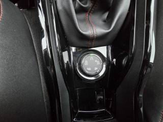 PEUGEOT 2008 usata, con Sensore di luce