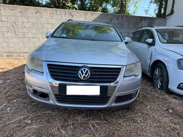 VOLKSWAGEN Passat Variant usata, con Airbag