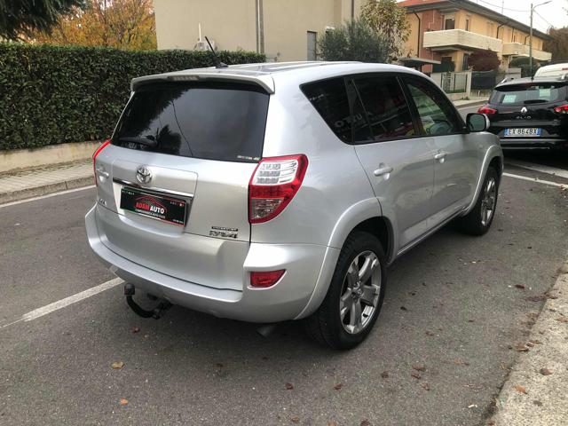 TOYOTA RAV 4 MY23 usata, con Alzacristalli elettrici