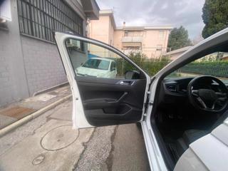 VOLKSWAGEN Taigo usata 8