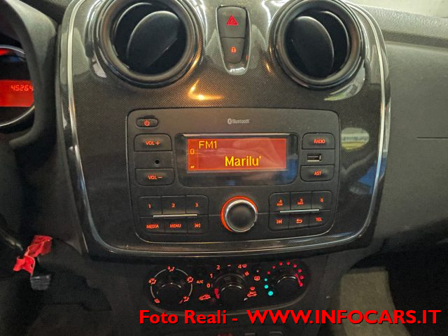 DACIA Sandero usata, con Specchietti laterali elettrici