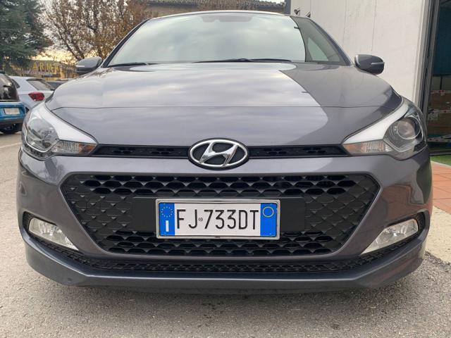 HYUNDAI i20 usata, con Airbag