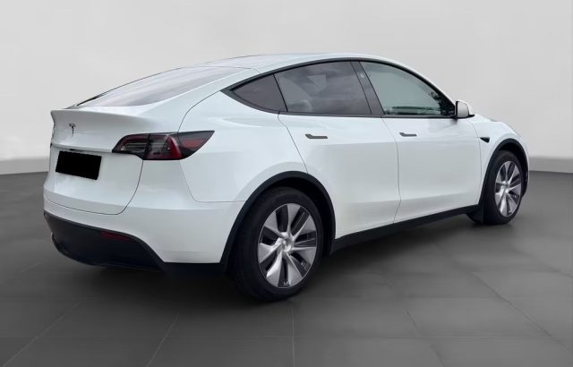 TESLA Model Y usata, con Autoradio