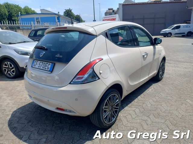 LANCIA Ypsilon usata, con Autoradio