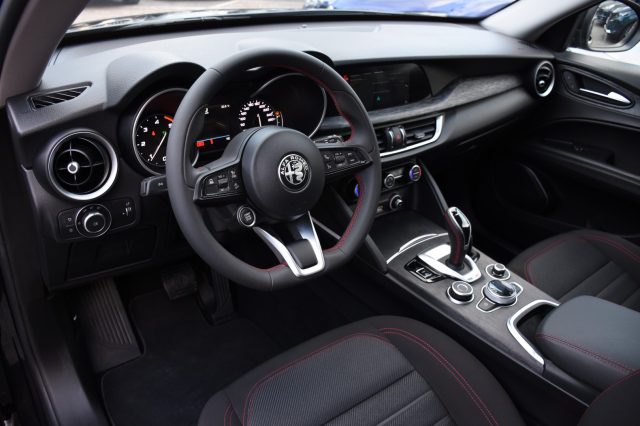 ALFA ROMEO Stelvio usata, con Alzacristalli elettrici
