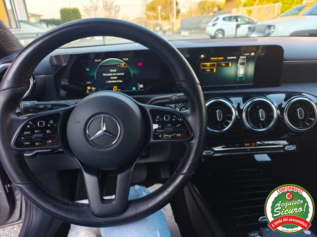 MERCEDES-BENZ A 180 usata, con Controllo automatico clima