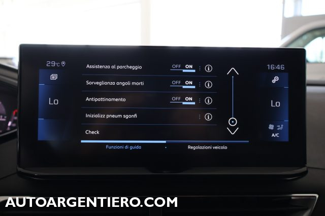 PEUGEOT 3008 usata, con Leve al volante