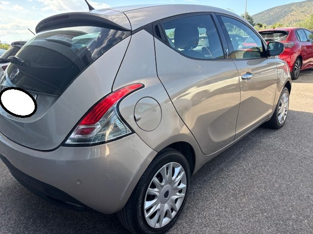 LANCIA Ypsilon usata, con Autoradio