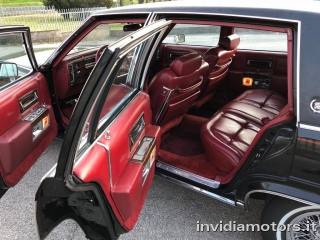 CADILLAC Fleetwood usata 8