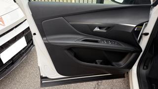 PEUGEOT 3008 usata, con Sistema di navigazione