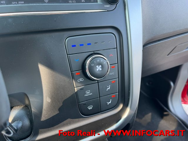 MAHINDRA KUV100 usata, con Volante multifunzione