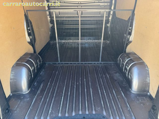 NISSAN NV300 usata, con Marmitta catalitica