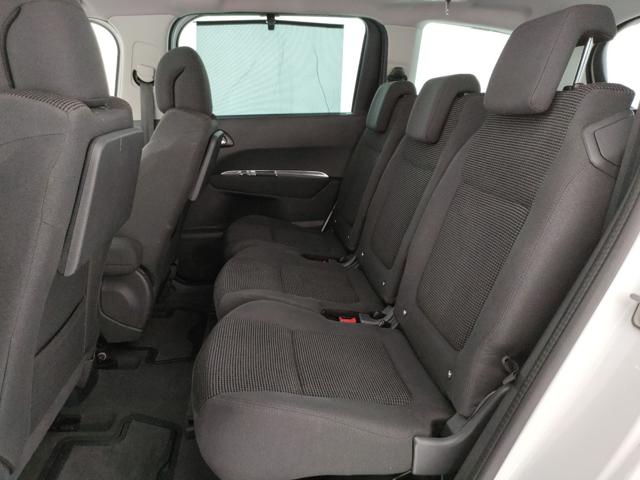 PEUGEOT 5008 usata, con Lettore CD