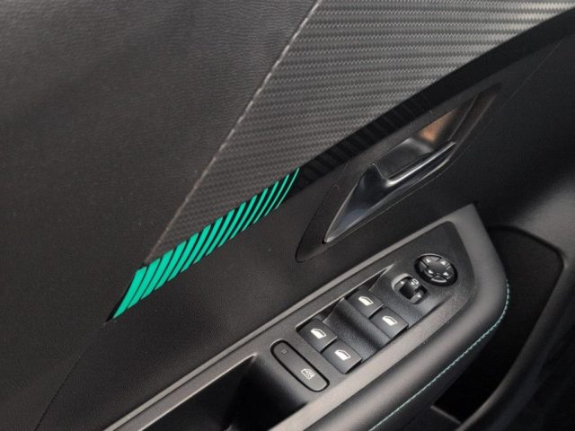 PEUGEOT 208 usata, con Autoradio digitale