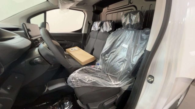 PEUGEOT Partner usata, con Sedile posteriore sdoppiato
