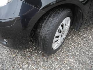 TOYOTA Yaris usata 44