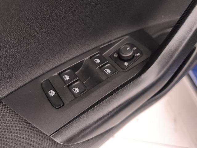 VOLKSWAGEN Taigo usata, con Luci diurne LED