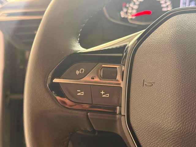 PEUGEOT 2008 usata, con Autoradio digitale