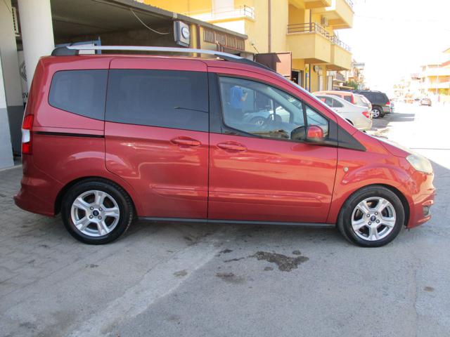 FORD Tourneo Courier usata, con Airbag Passeggero