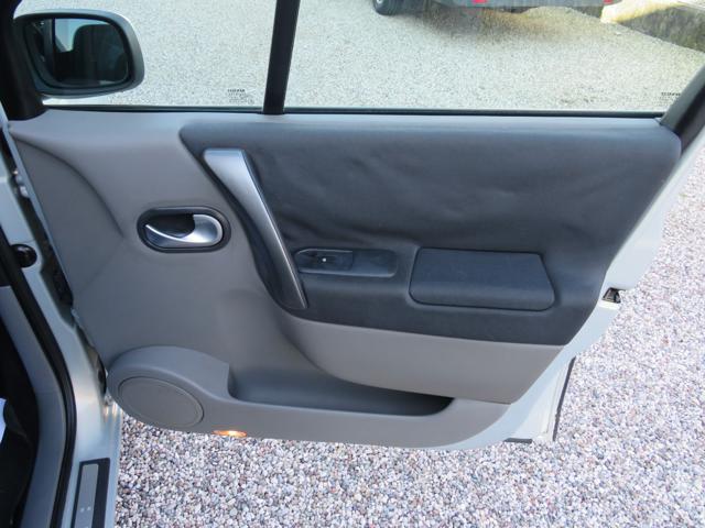 RENAULT Scenic usata 19