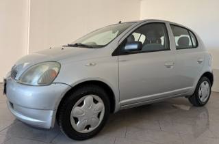 TOYOTA Yaris usata 2