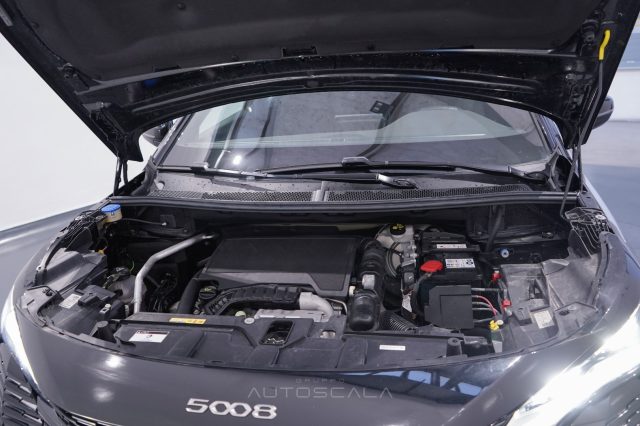 PEUGEOT 5008 usata, con Telecamera per parcheggio assistito