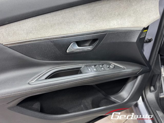 PEUGEOT 3008 usata, con Controllo automatico clima